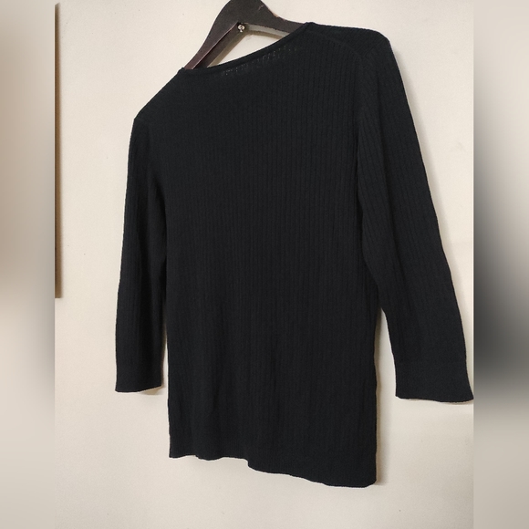 Black 3/4 Sleeve Top - Picture 13 of 15